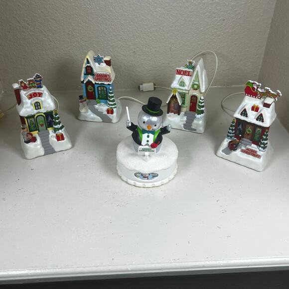 Hallmark Caroling Cottages 2009 Light & Sound Set of 4 & bonus 2014 Snowman - Picture 1 of 16